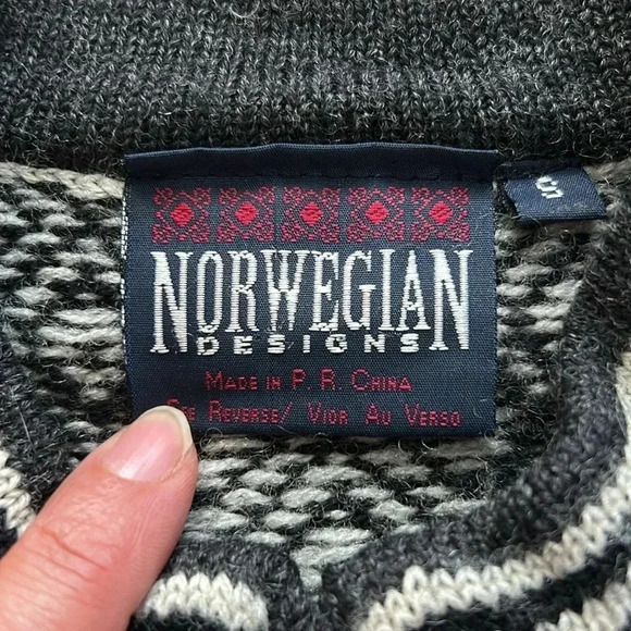 COPY - Vintage norwegian designs  100% virgin wool cardigan sweater - Picture 3 of 6